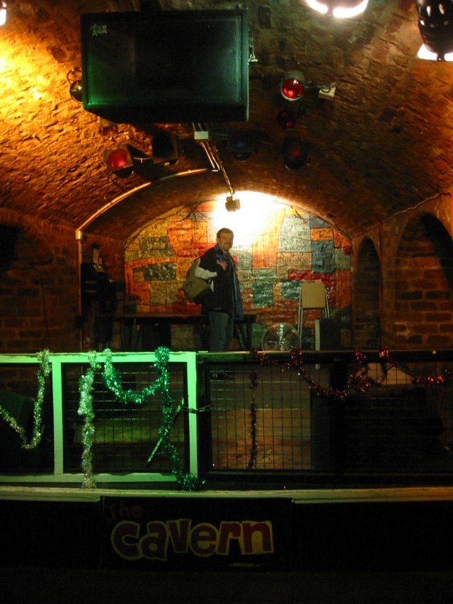 paddyonstageatthecavern.jpg
