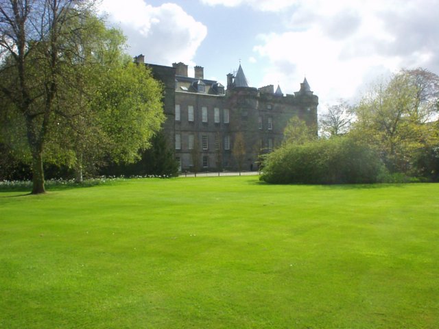 thepalacefromthegardens.jpg