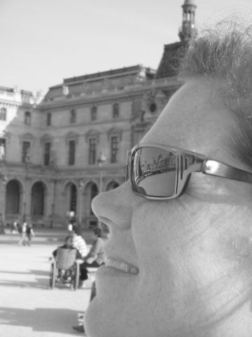 louvrereflectedinerinsshades.jpg