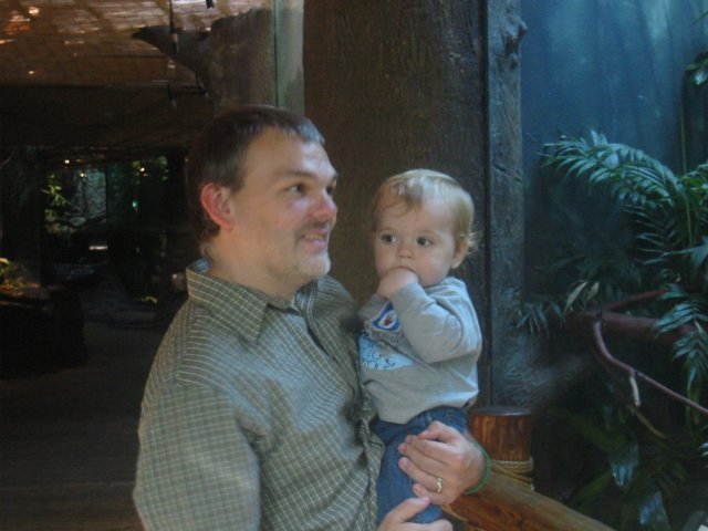 inthezoowithdaddy.jpg