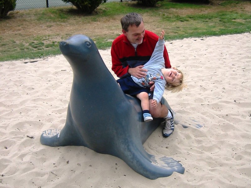 liambeingsillyonthesealionstatue.jpg