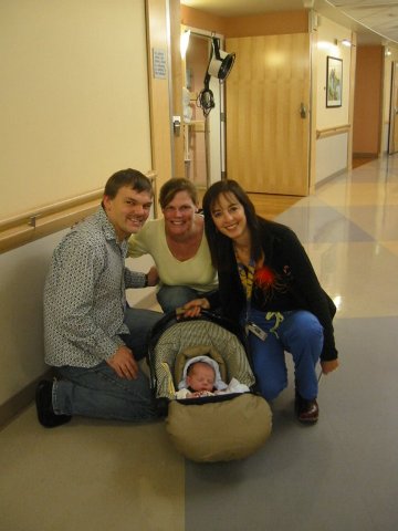 thefamilyreunitewithdebbiethenursewhohelpeddeliverliam.jpg
