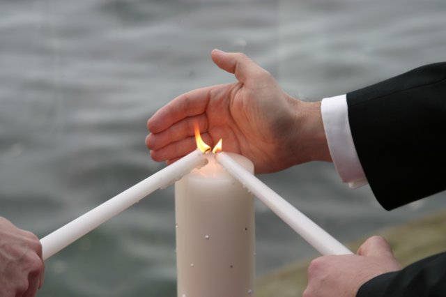 acloserlookatthecandles.jpg