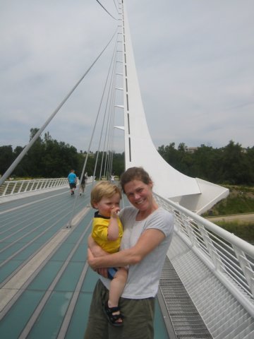 mummyandlilionthesundialbridge.jpg