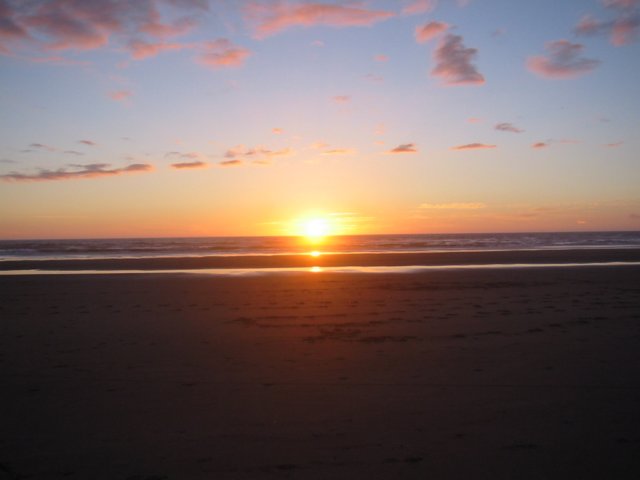 sunsetonthebeach1.jpg