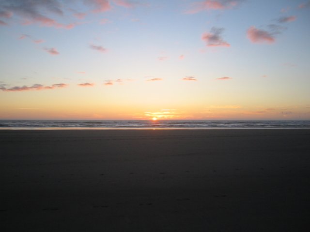 sunsetonthebeach3.jpg