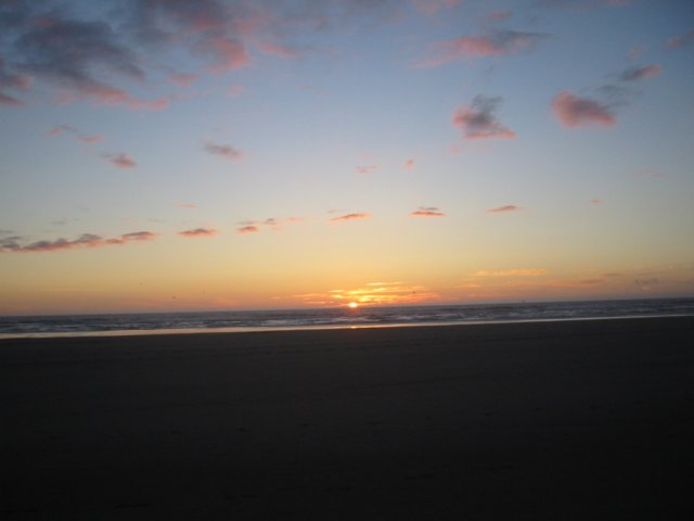 sunsetonthebeach4.jpg