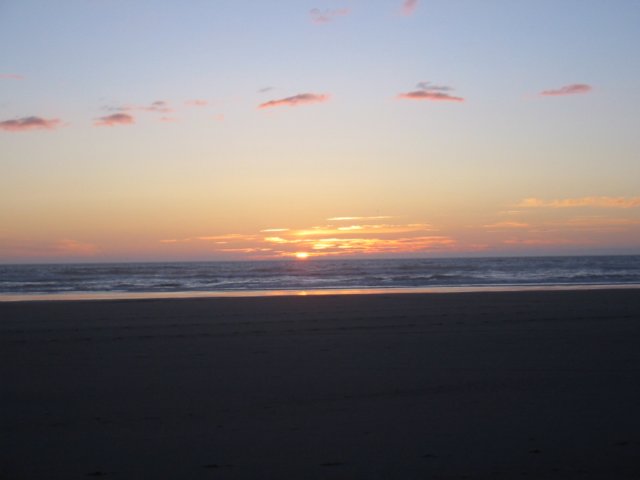 sunsetonthebeach5.jpg