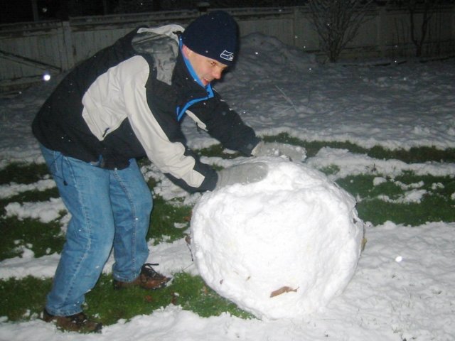 rollingabigsnowball.jpg